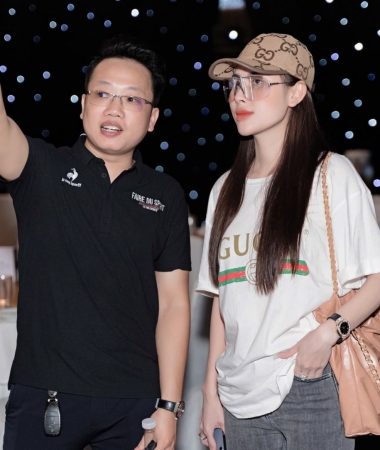 Khách Hàng Không Mua Sân Khấu, Khách Hàng Mua Sự An Tâm